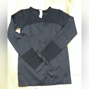 Fabletics Musetta Seamless Long-Sleeve Top | Size M | color Black